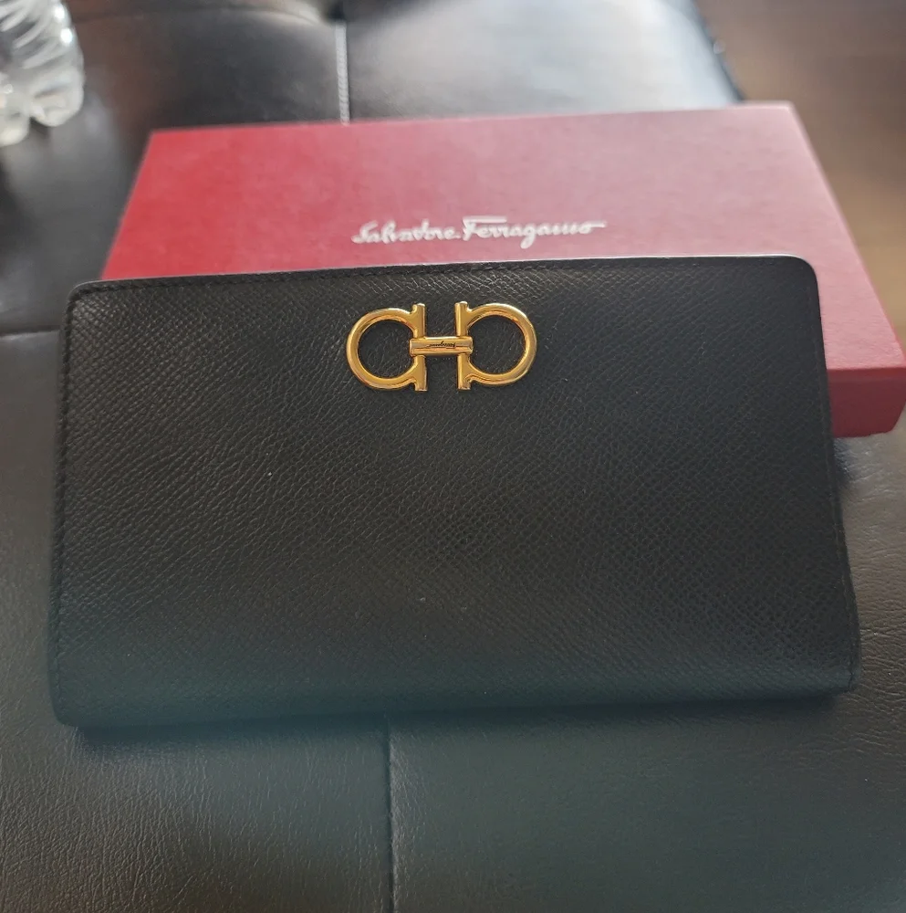 Salvatore Ferragamo Wallet - Picture 6 of 13